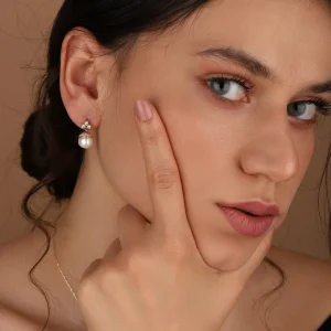 Üç Taşlı Sallantılı İnci Küpe